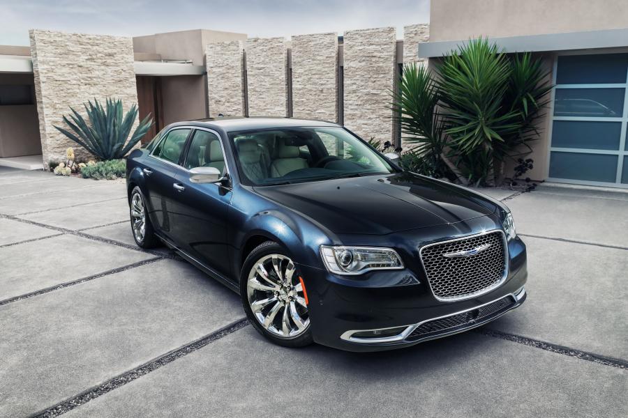  Chrysler 300C Platinum 2015 года  (фото 46 из 47)